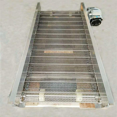 Bulk Scraper Conveyor For Canned Products Distribution